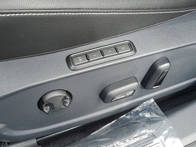 New 2026 Volkswagen Jetta SEL FWD image 18