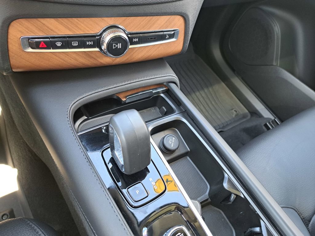 Used 2024 Volvo XC90 T8 Plus w/ Protection Package Premier image 14