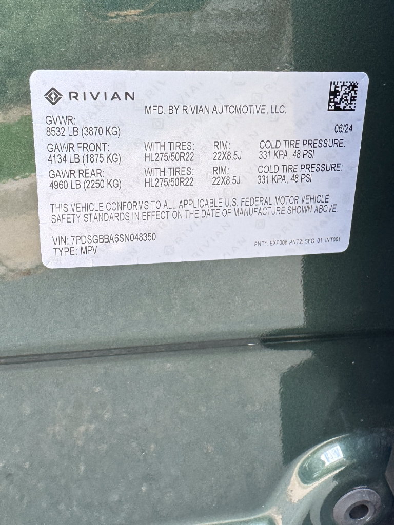 Used 2025 Rivian R1S Adventure Dual AWD/4WD image 44