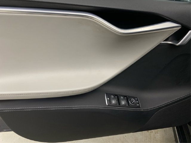 Used 2015 Tesla Model S 70D AWD/4WD image 25