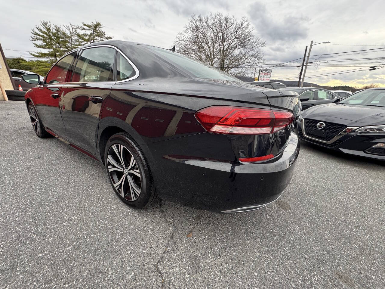 Used 2020 Volkswagen Passat 2.0T SEL FWD image 5