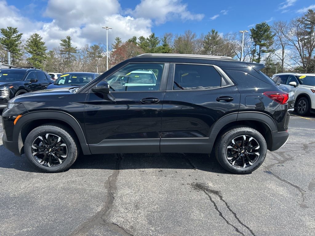 Used 2022 Chevrolet TrailBlazer LT w/ LPO, Blackout Package AWD/4WD image 4