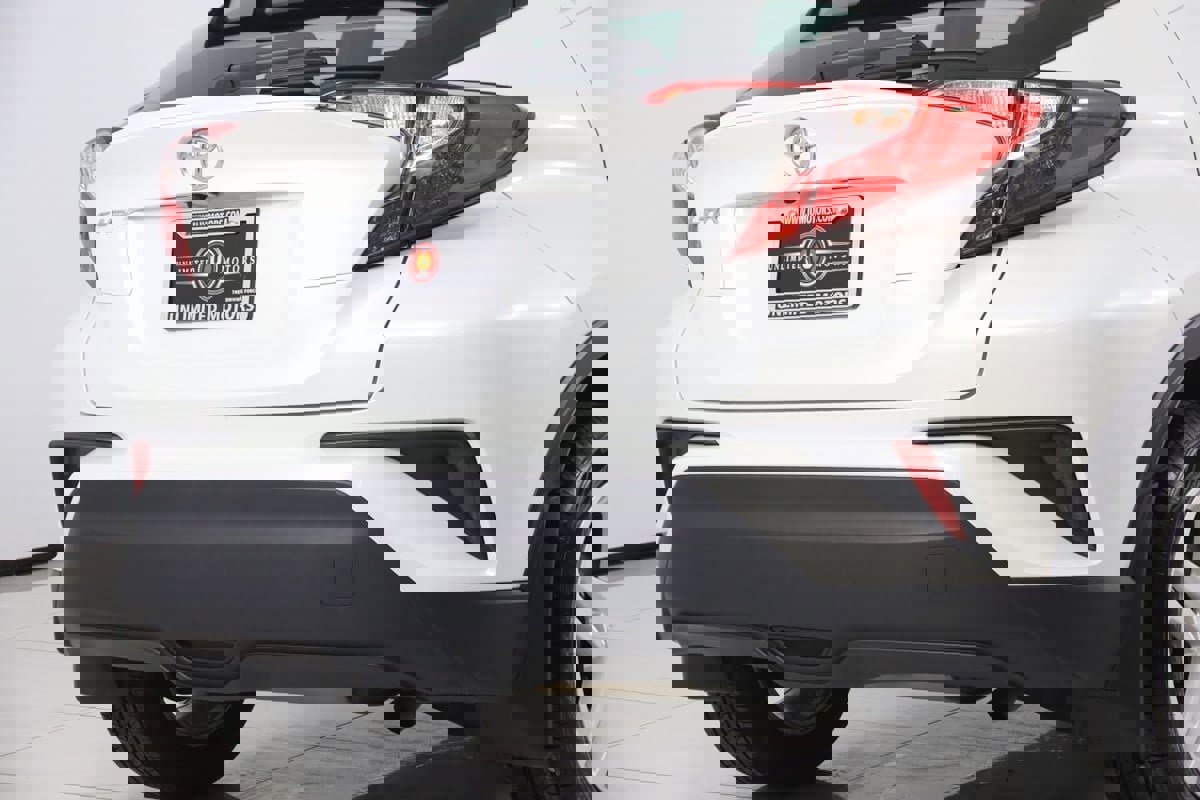 Used 2021 Toyota C-HR LE image 40