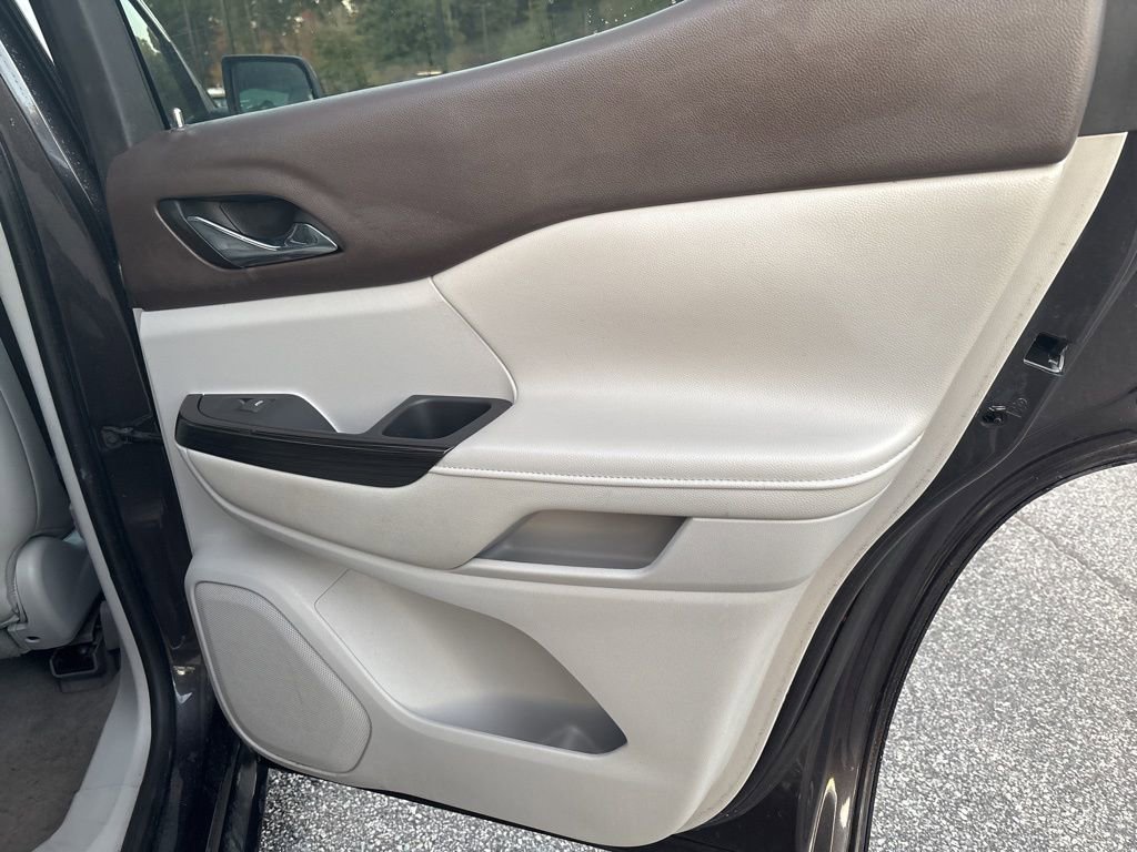 Used 2017 GMC Acadia SLT image 26