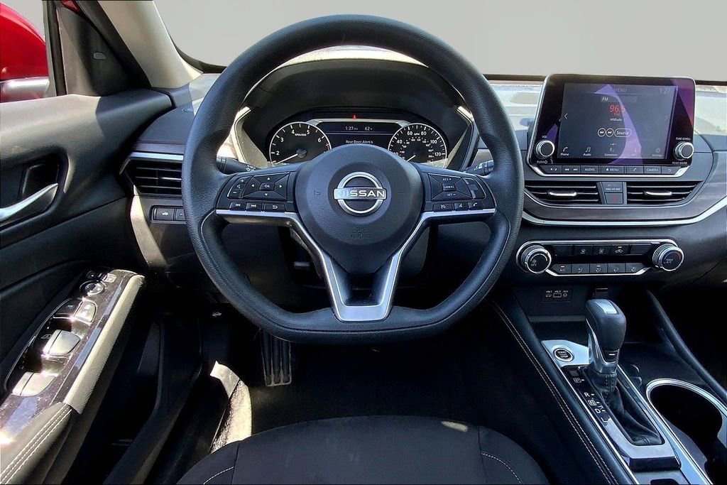 Used 2023 Nissan Altima 2.5 SV image 8