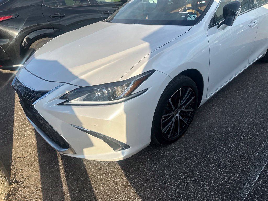 Certified 2024 Lexus ES 350 w/ Premium Package FWD image 7