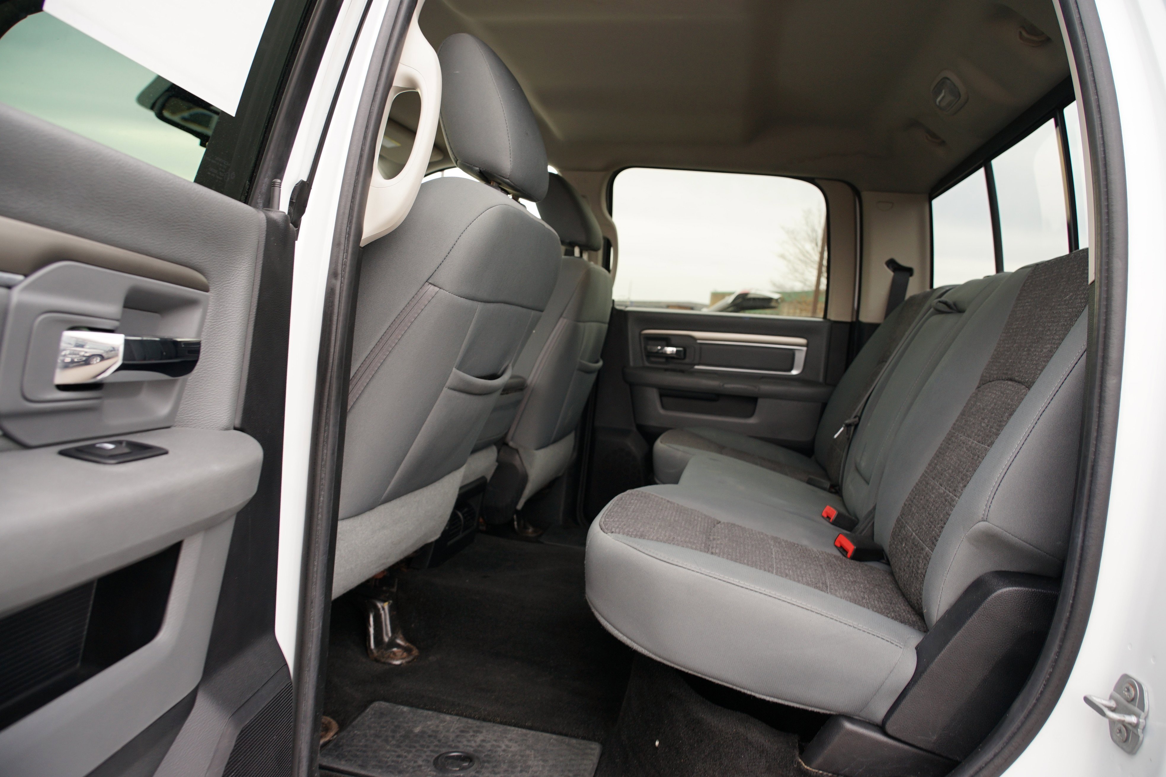 Used 2016 RAM 2500 SLT w/ Protection Group image 18