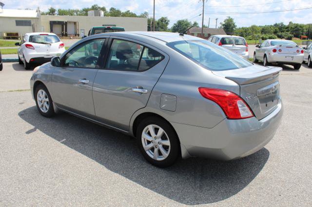 Used 2014 Nissan Versa SV image 7