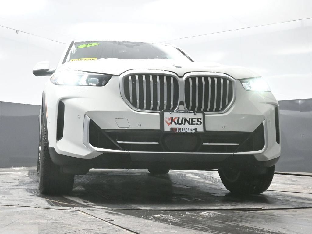 Used 2025 BMW X5 xDrive50e AWD/4WD image 43
