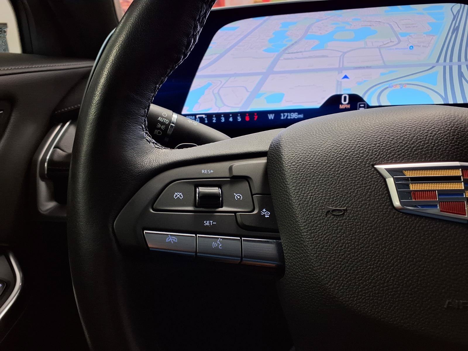 Used 2025 Cadillac XT4 Premium Luxury FWD image 29