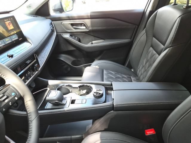 New 2026 Nissan Rogue Platinum AWD/4WD image 16