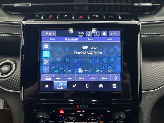 Used 2023 Jeep Grand Cherokee Altitude image 14