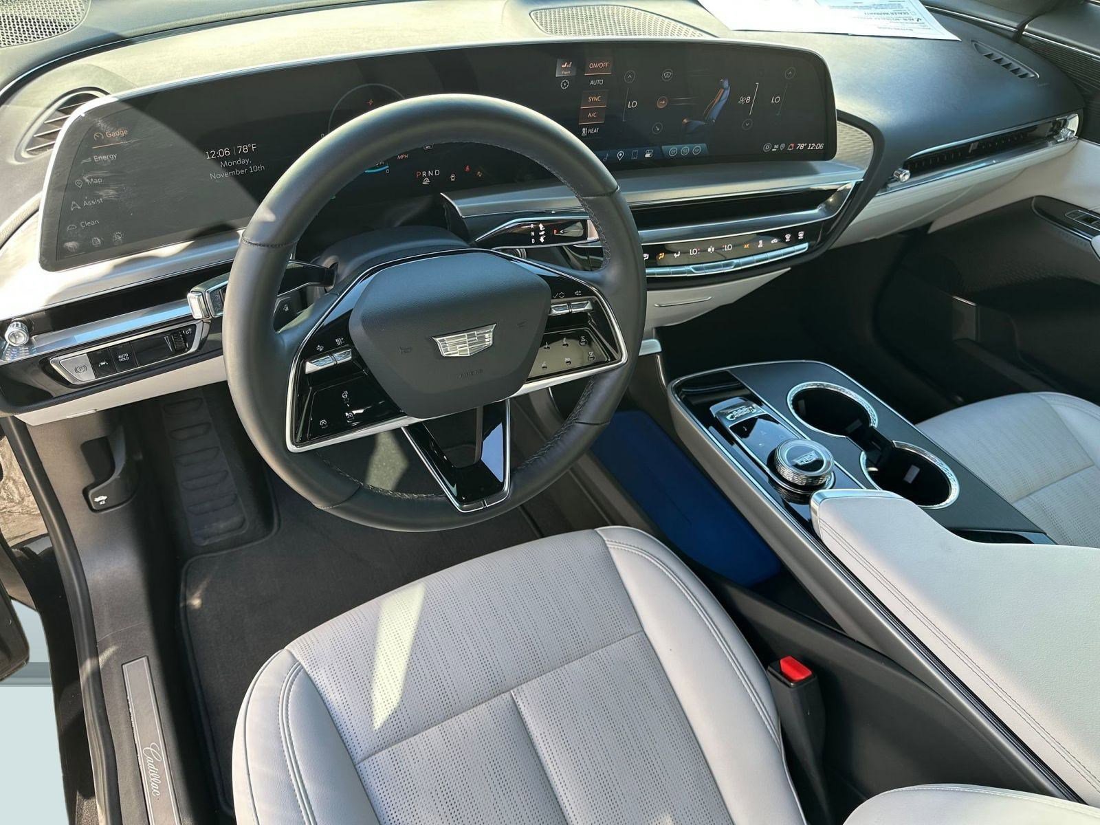 Certified 2024 Cadillac Lyriq Luxury image 3