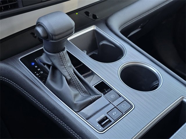 Used 2025 Toyota Sienna LE image 16