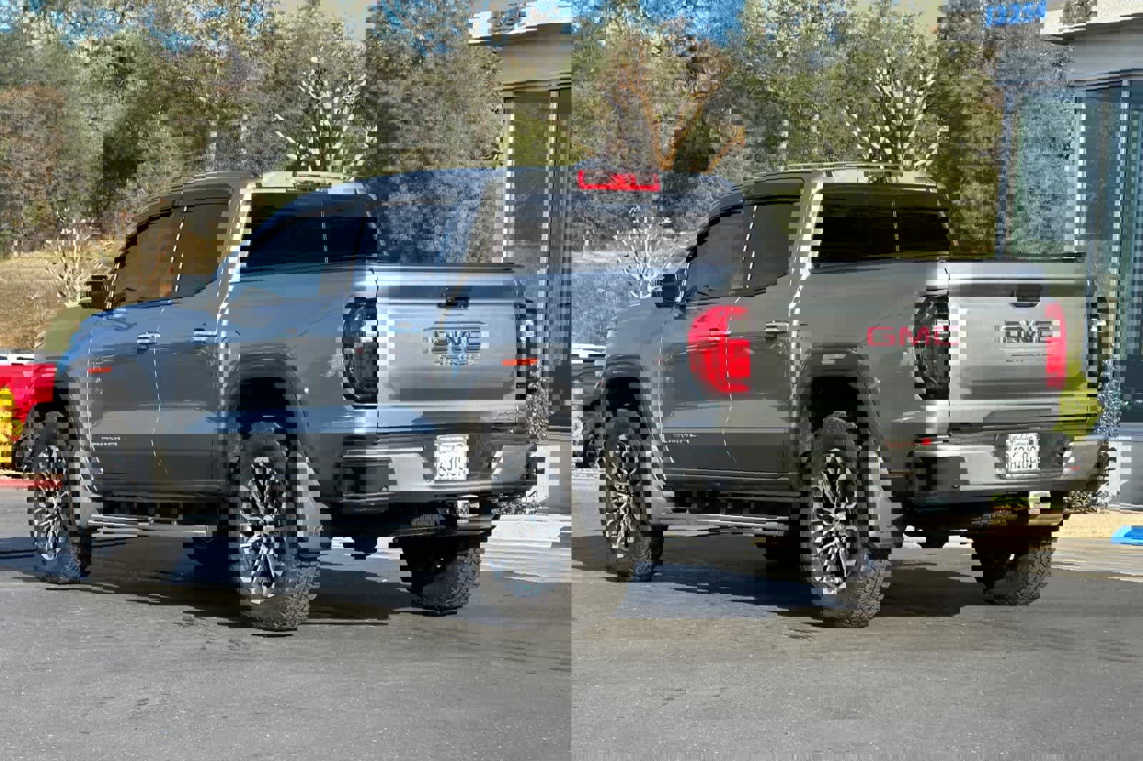 Used 2024 GMC Canyon Denali image 6