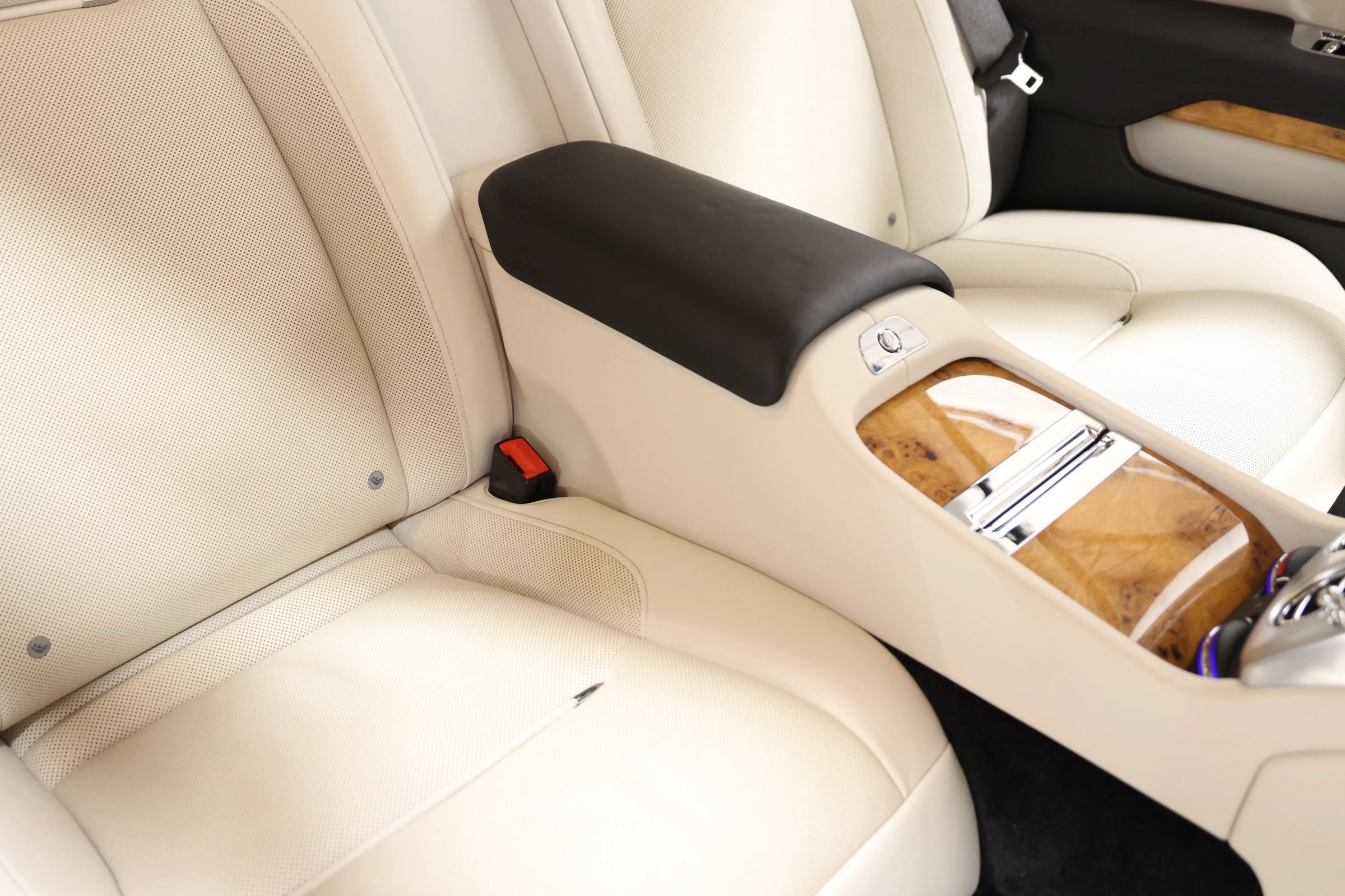 Used 2017 Rolls-Royce Wraith RWD image 95