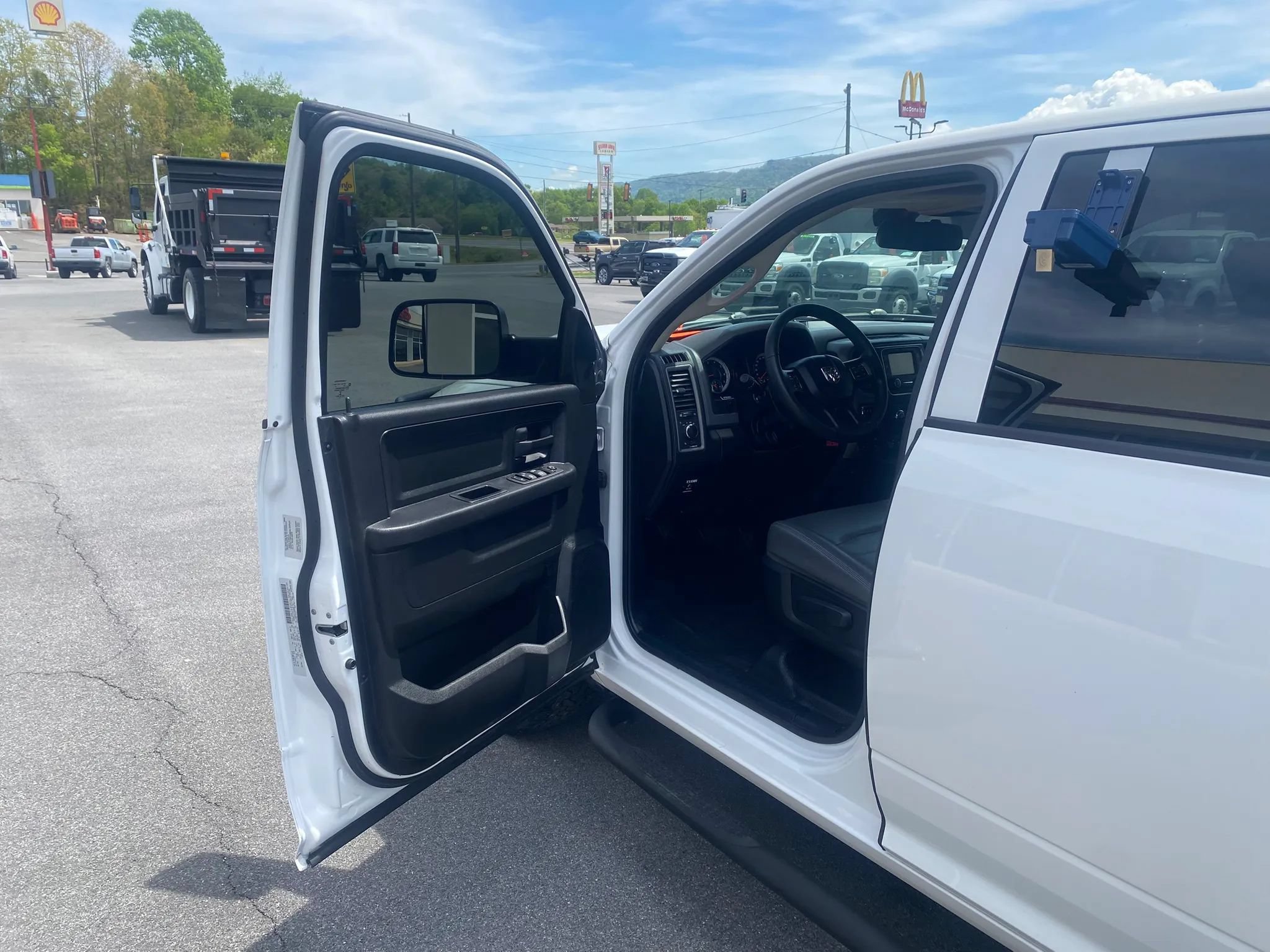 Used 2015 RAM 1500 Tradesman w/ Protection Group AWD/4WD image 8