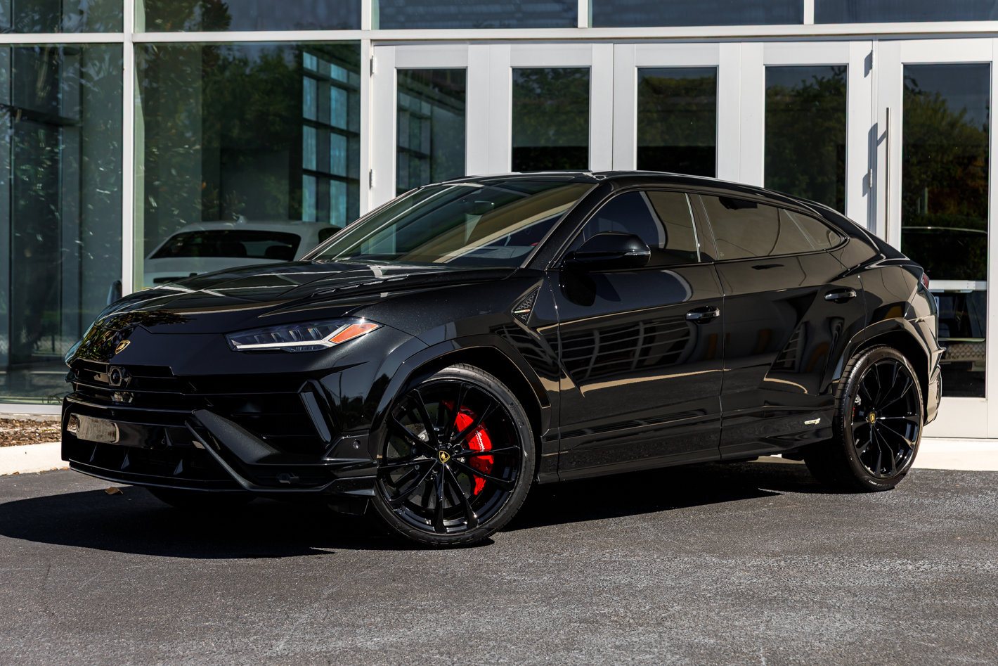 Used 2024 Lamborghini Urus S image 1