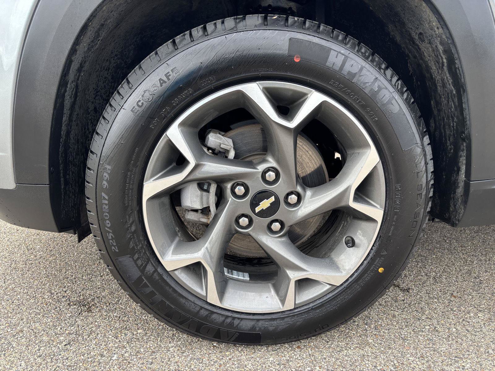 Used 2025 Chevrolet Trax LT w/ LT Convenience Package FWD image 7