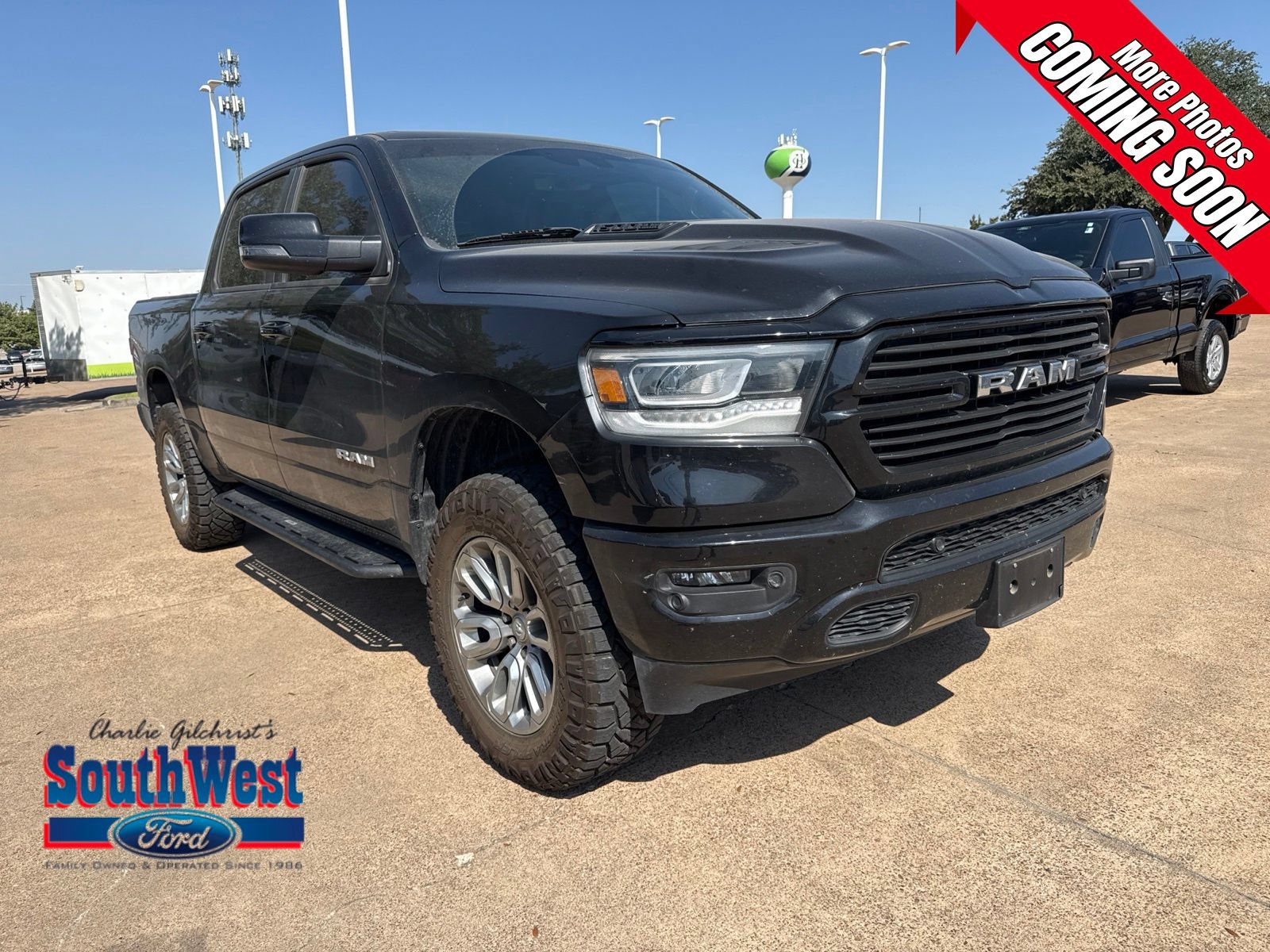 Used 2024 RAM 1500 Laramie AWD/4WD image 1