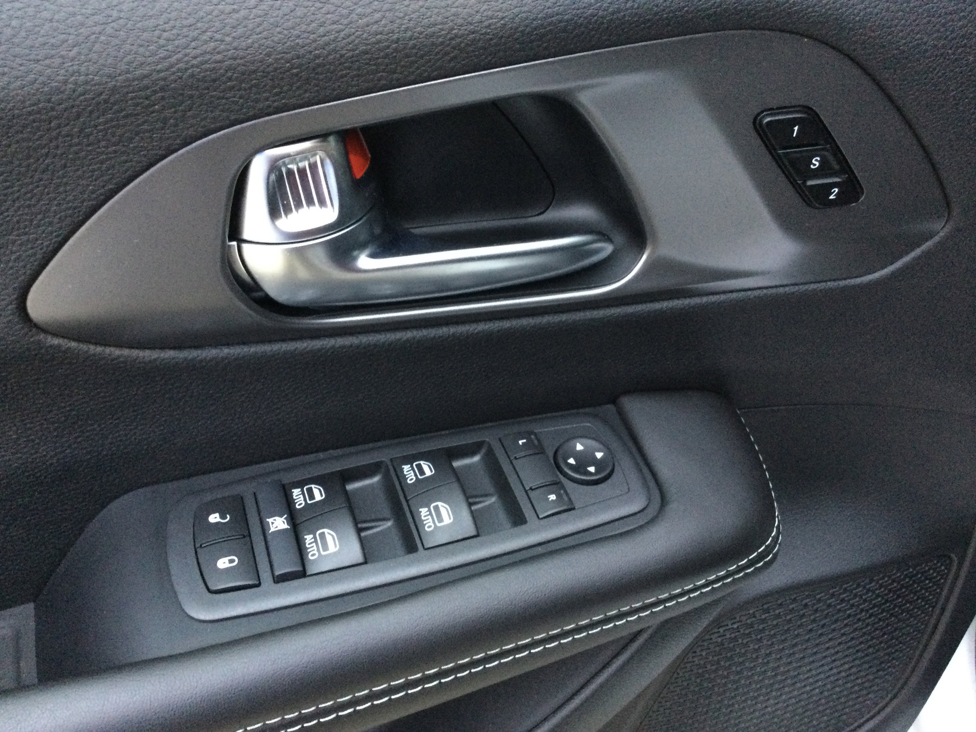 New 2026 Chrysler Pacifica Select image 9