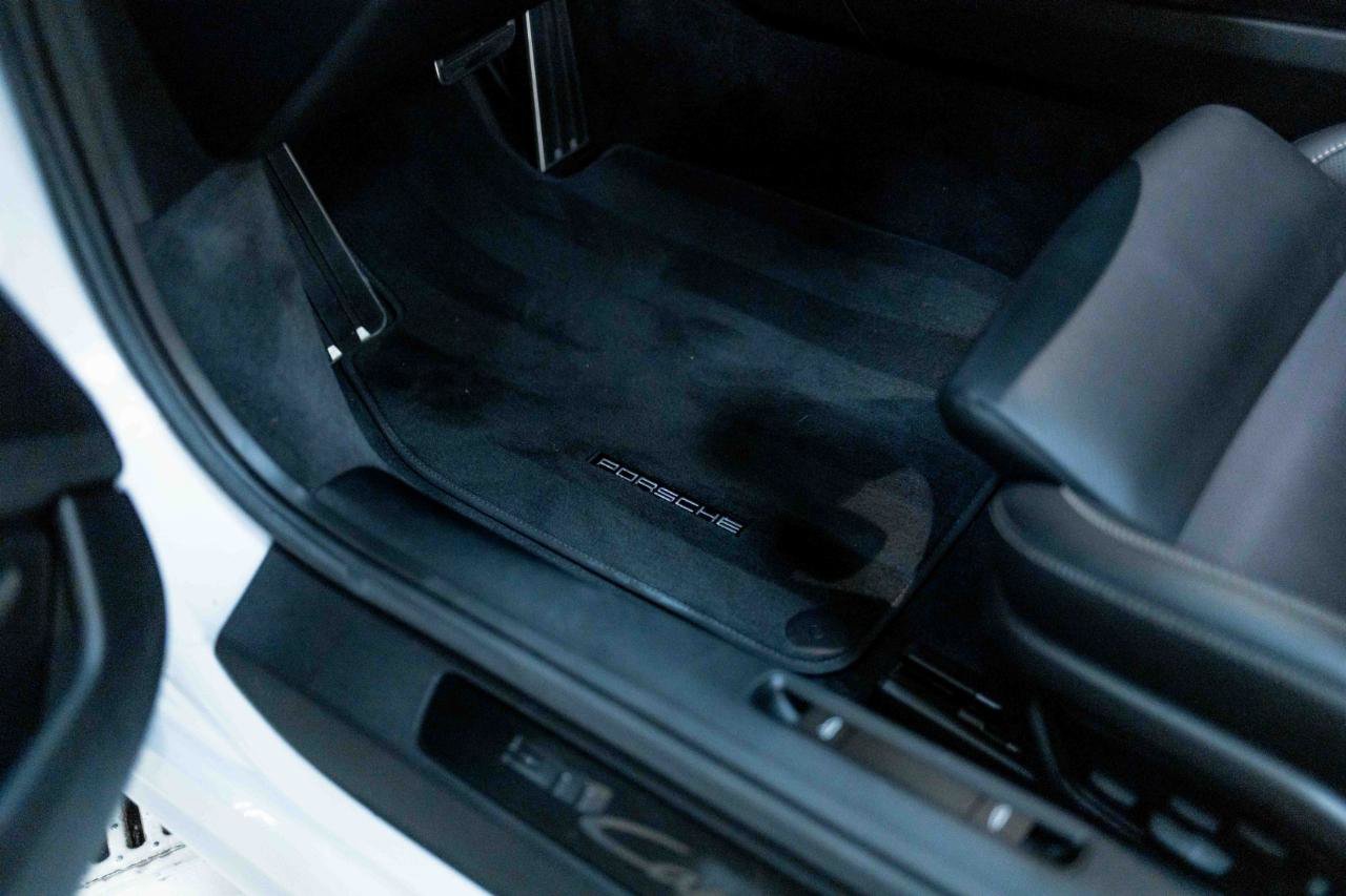 Used 2024 Porsche 911 Carrera GTS image 44