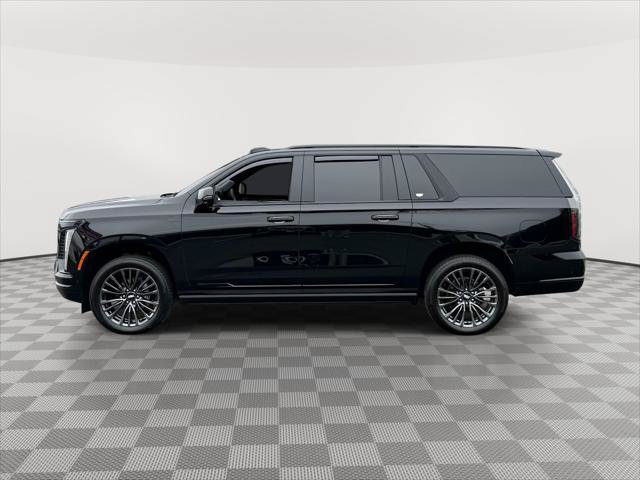 Used 2025 Cadillac Escalade ESV Sport Platinum AWD/4WD image 4