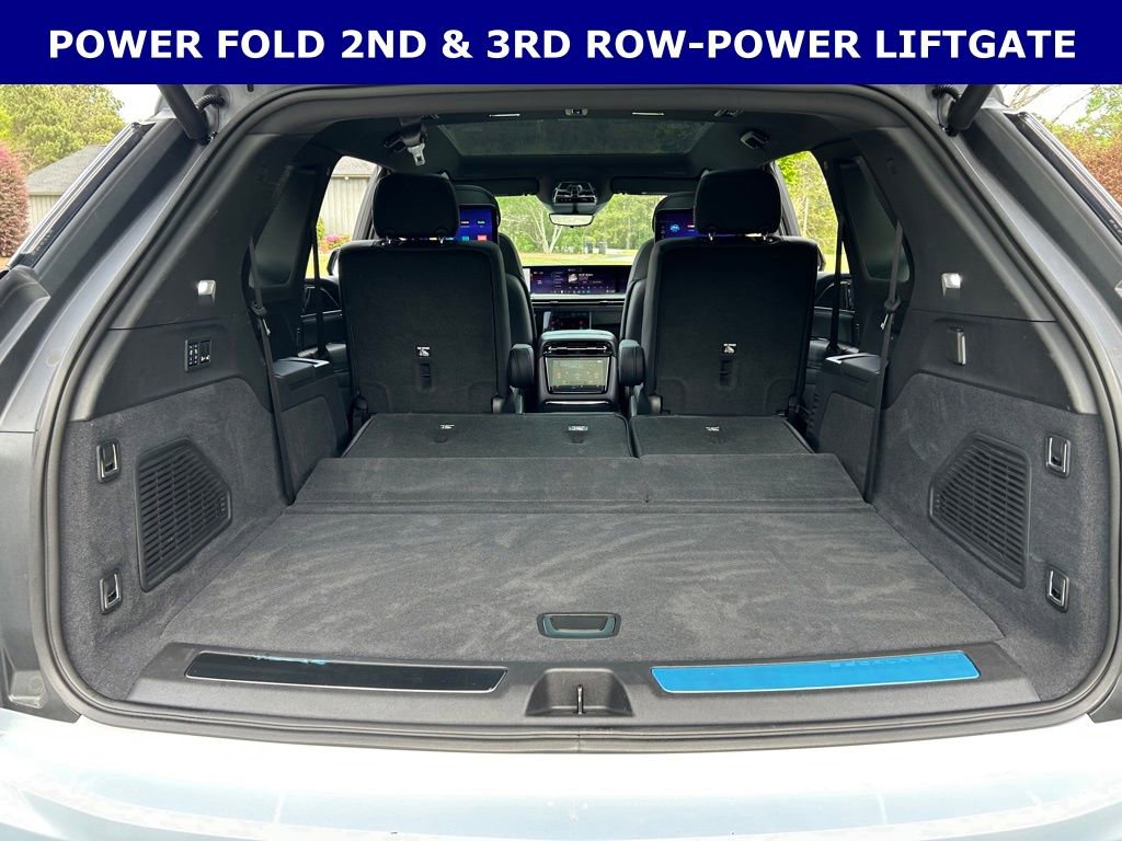 Used 2025 Cadillac Escalade IQ Sport 1 w/ Smart Trailering package image 18