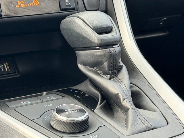 Certified 2025 Toyota RAV4 XLE w/ Convenience Package image 24