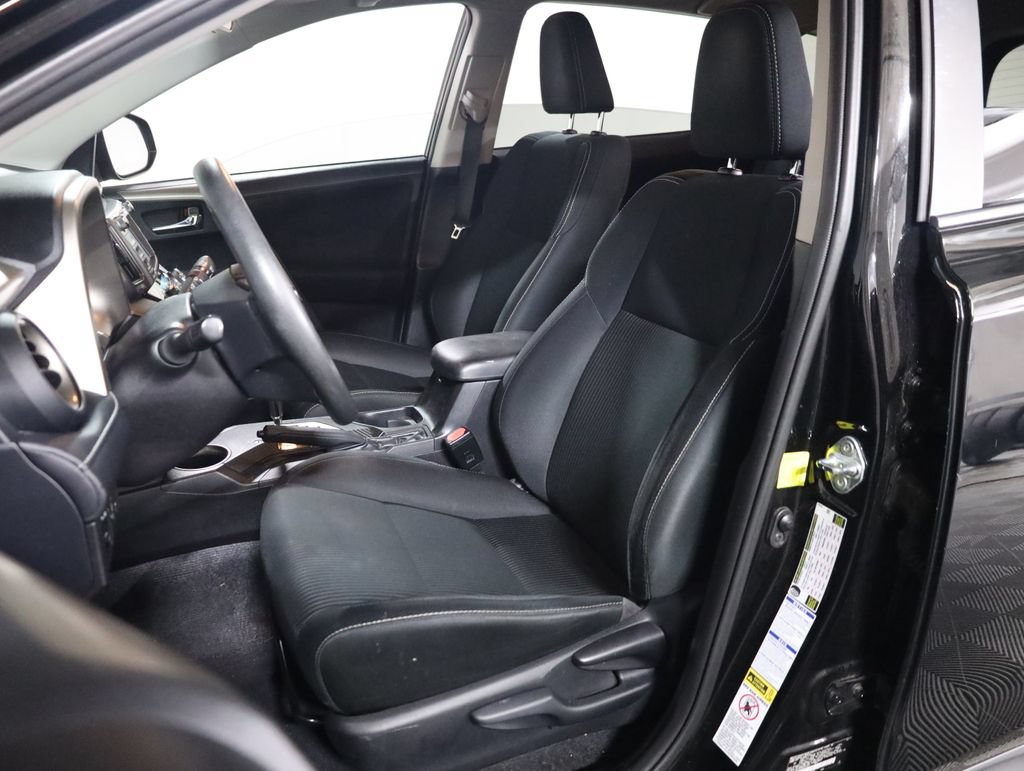 Used 2014 Toyota RAV4 XLE AWD/4WD image 36