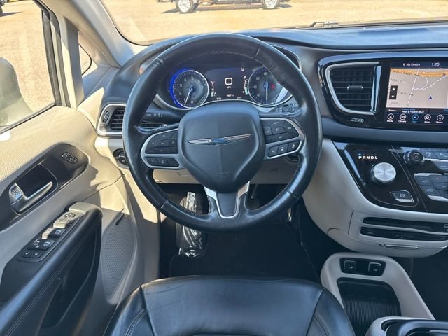 Used 2020 Chrysler Pacifica Touring-L Plus w/ Tire & Wheel Group image 13