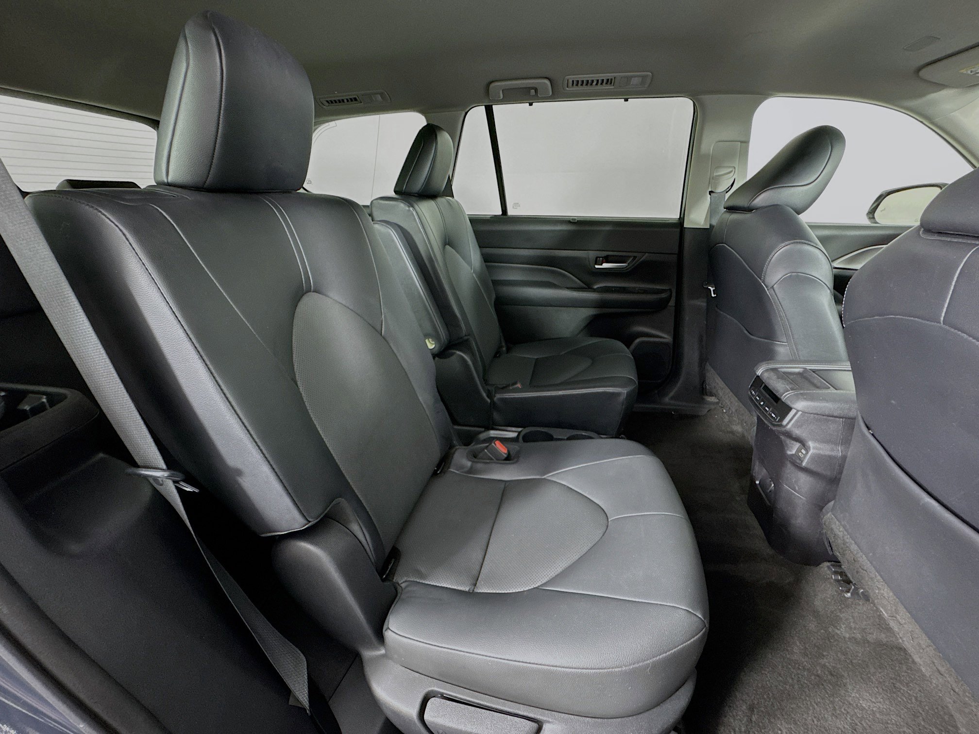 Used 2024 Toyota Grand Highlander XLE image 28