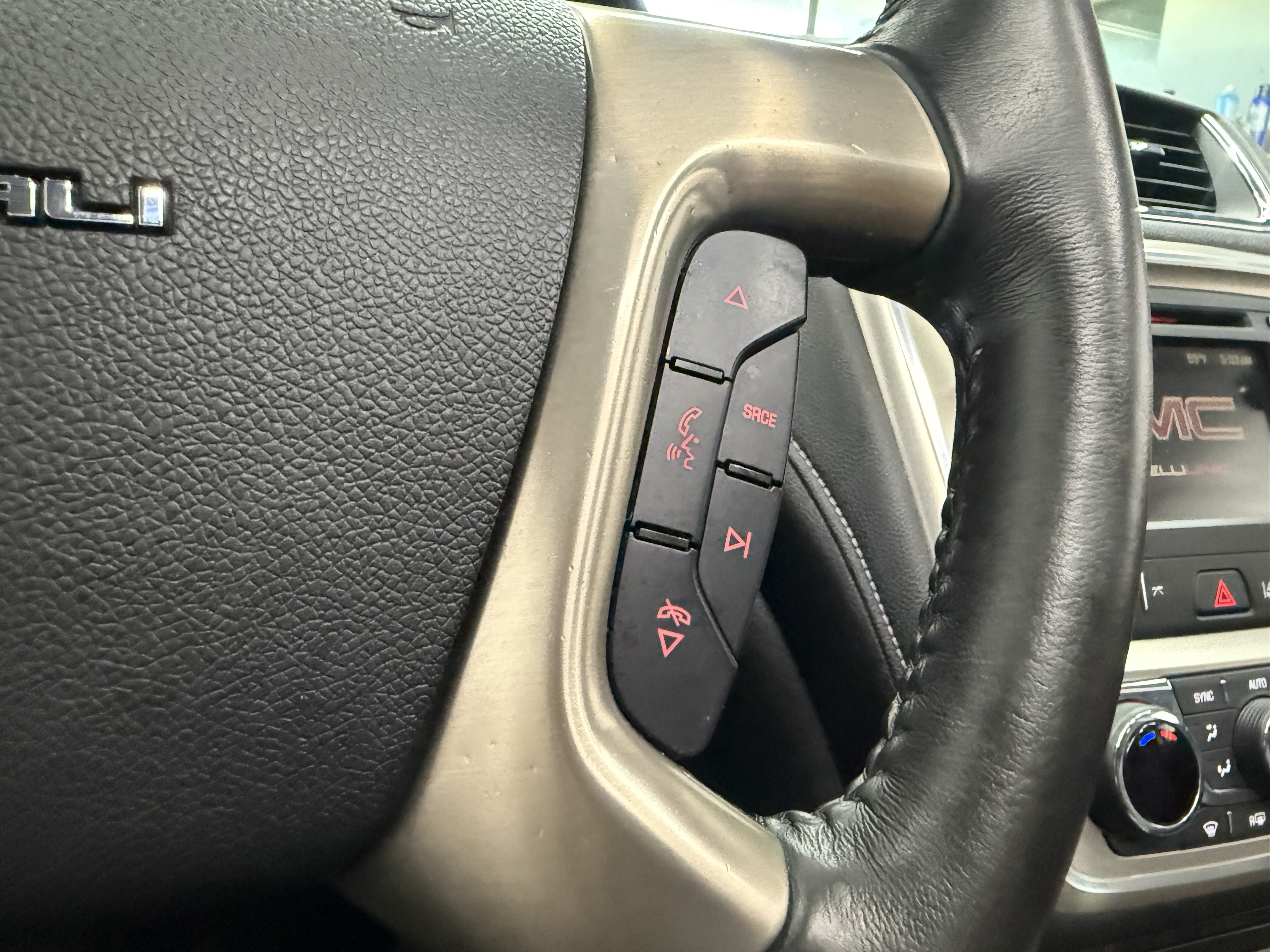 Used 2016 GMC Acadia Denali AWD/4WD image 19
