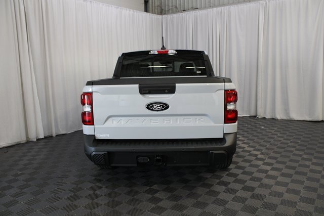New 2025 Ford Maverick Lariat w/ Black Appearance Package image 23