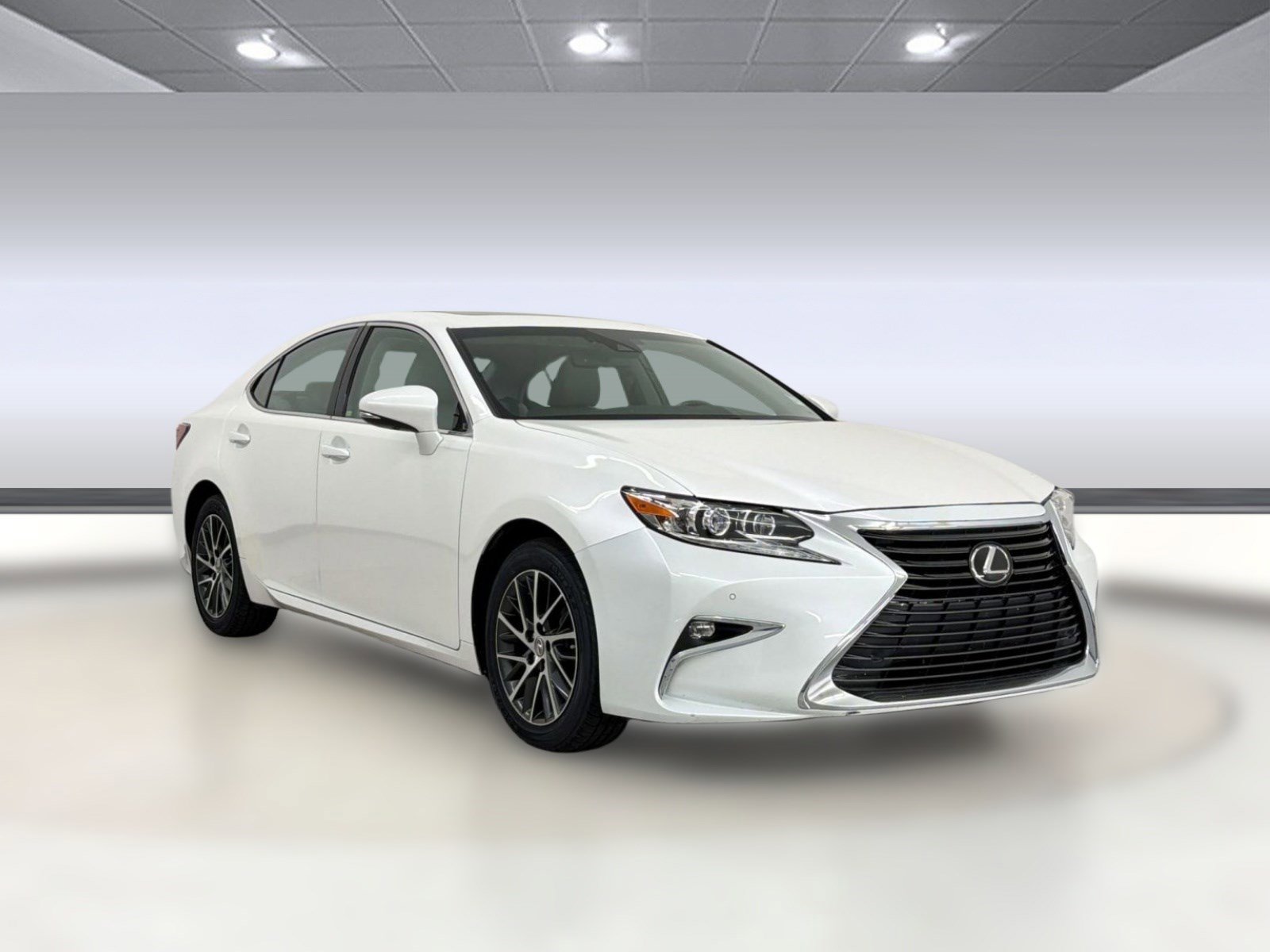Used 2018 Lexus ES 350 w/ Luxury Package w/Wood Trim image 7