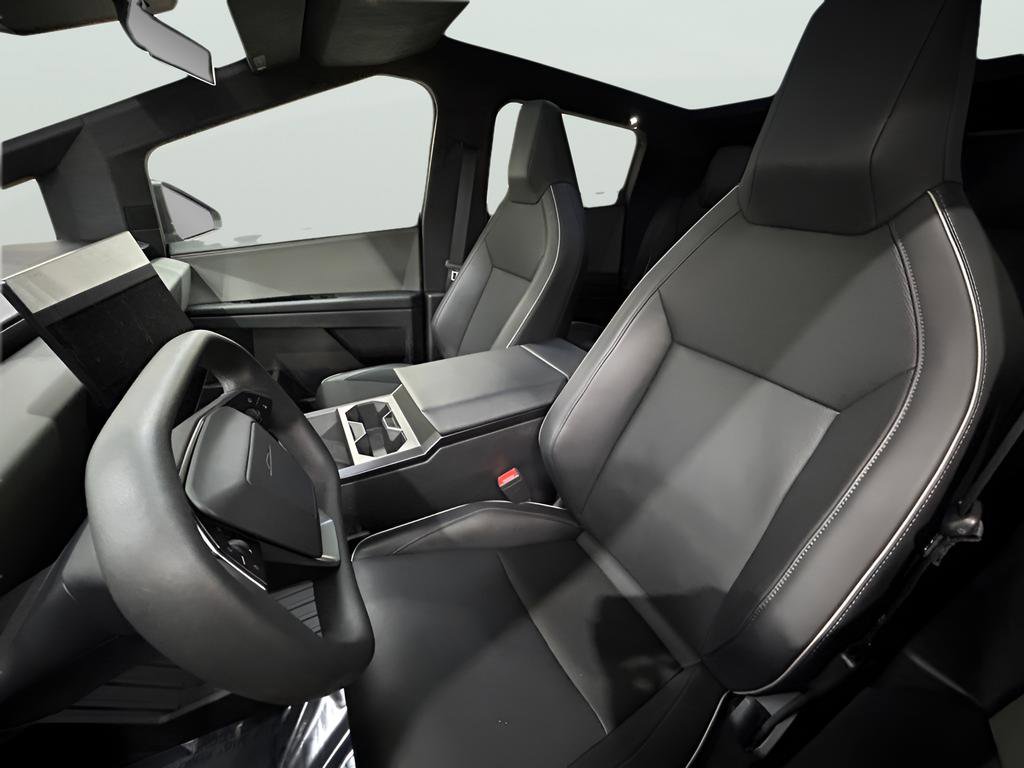 Used 2024 Tesla Cybertruck AWD Crew Cab image 23