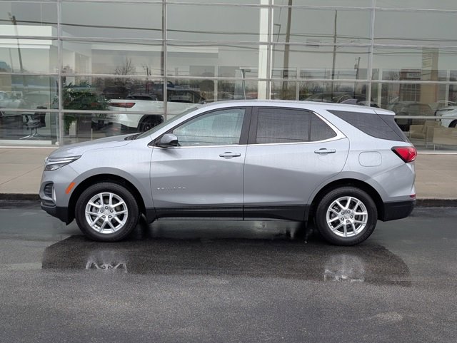 Used 2023 Chevrolet Equinox LT w/ Driver Convenience Package image 3