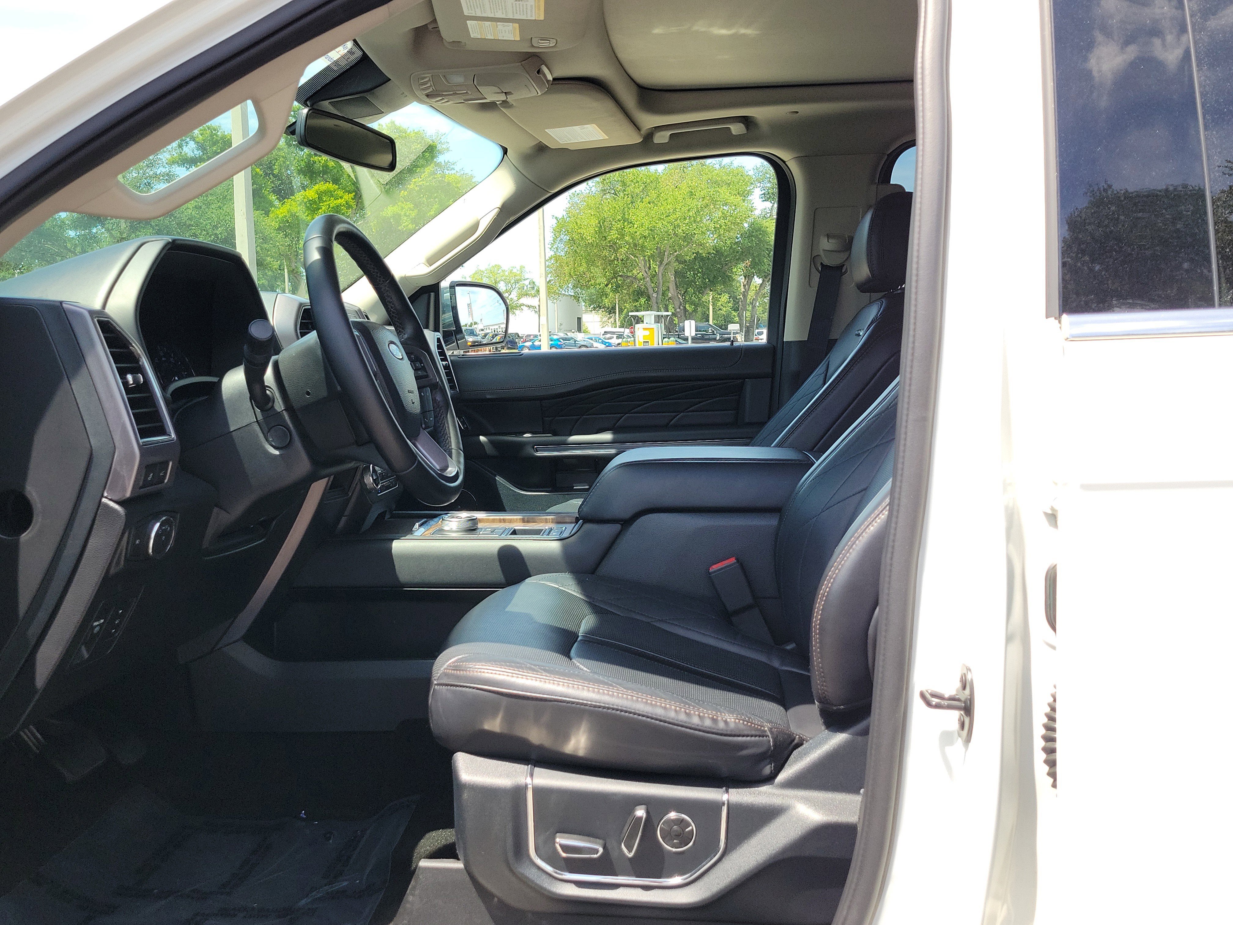 Used 2020 Ford Expedition Platinum image 22