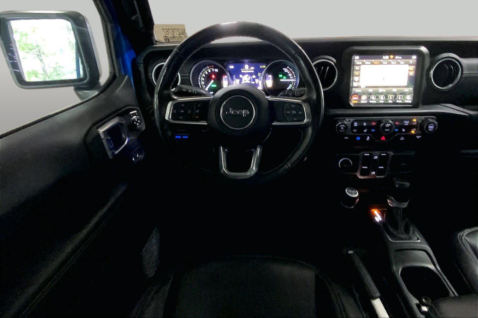 Used 2022 Jeep Wrangler Unlimited Sahara w/ Cold Weather Group AWD/4WD image 6