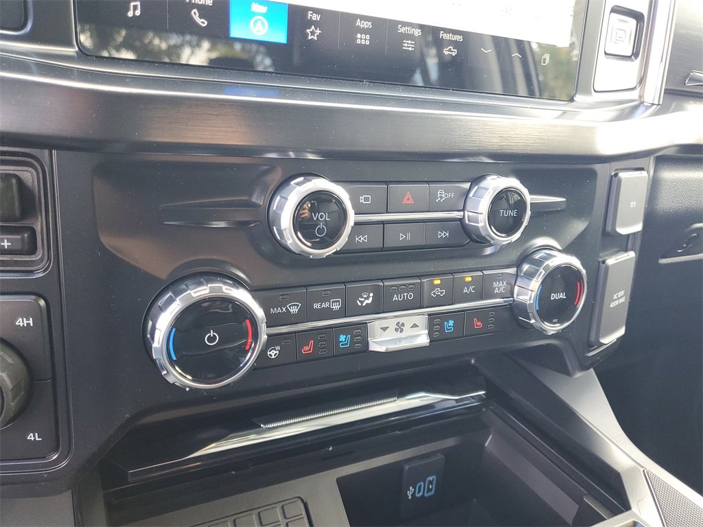 New 2026 Ford F350 Lariat w/ Black Appearance Package image 18