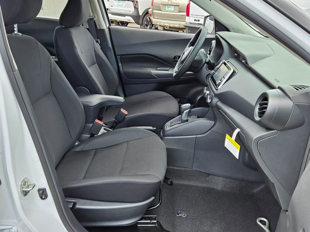 New 2025 Nissan Kicks Play S image 13