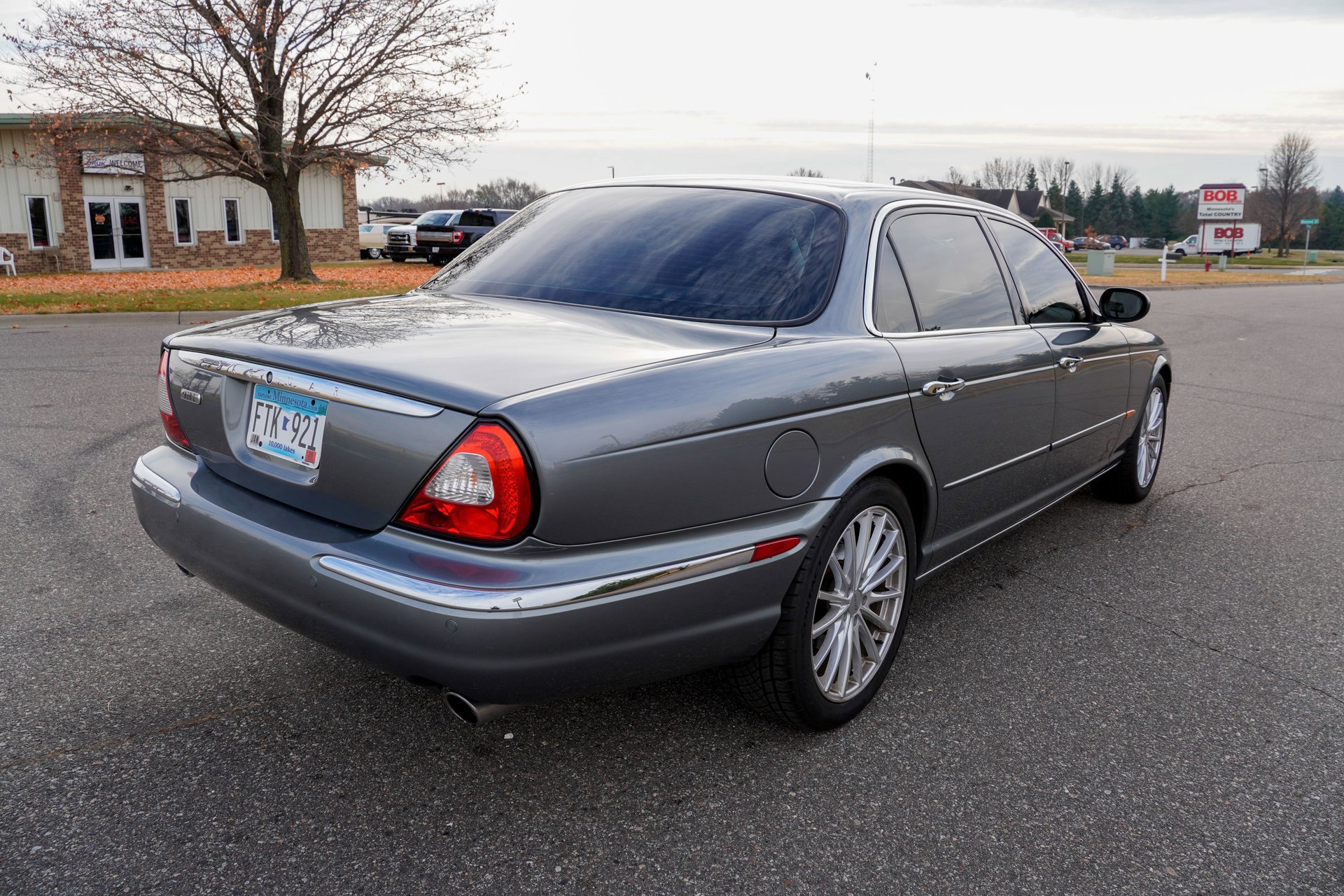 Used 2005 Jaguar XJ8 image 3
