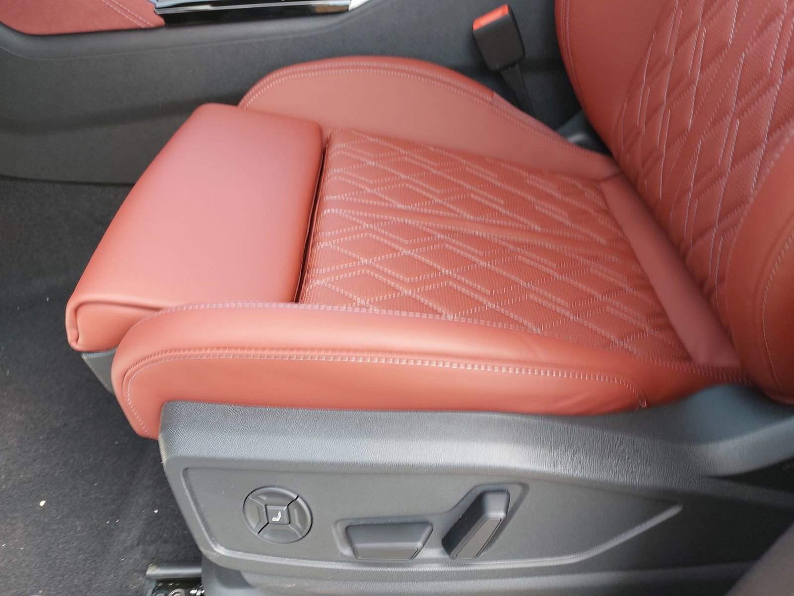 New 2026 Audi SQ5 Premium Plus AWD/4WD image 32