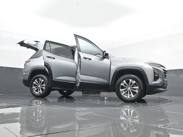 Used 2025 Chevrolet Equinox LT image 32