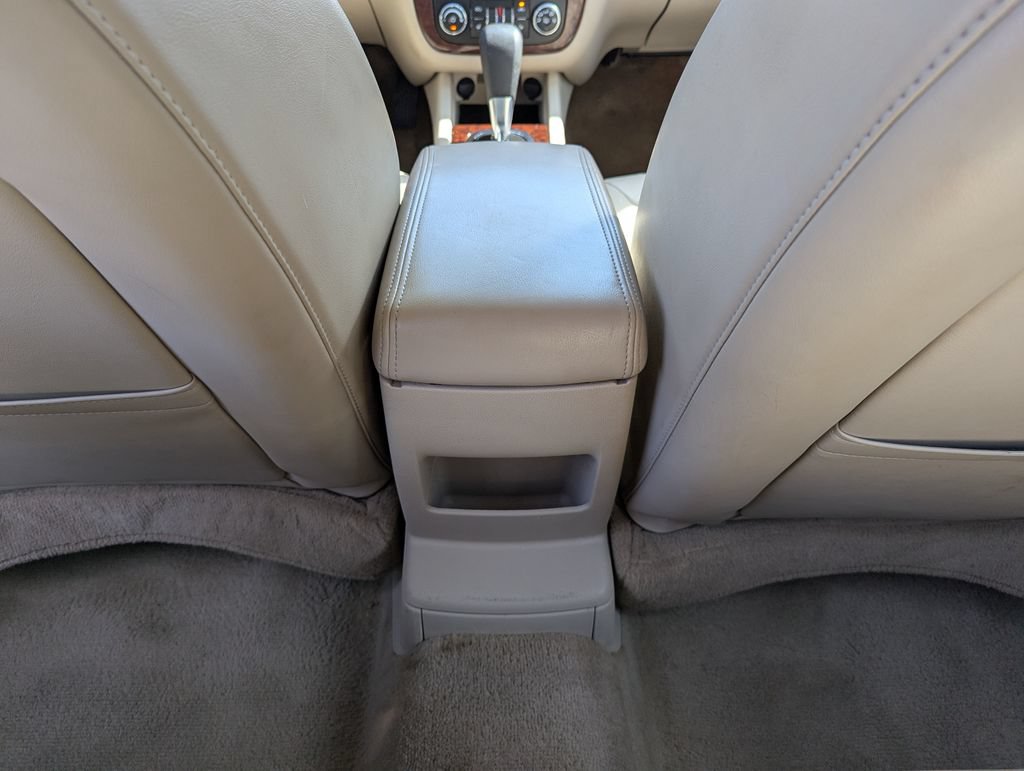Used 2011 Chevrolet Impala LT w/ Luxury Edition Package FWD image 36