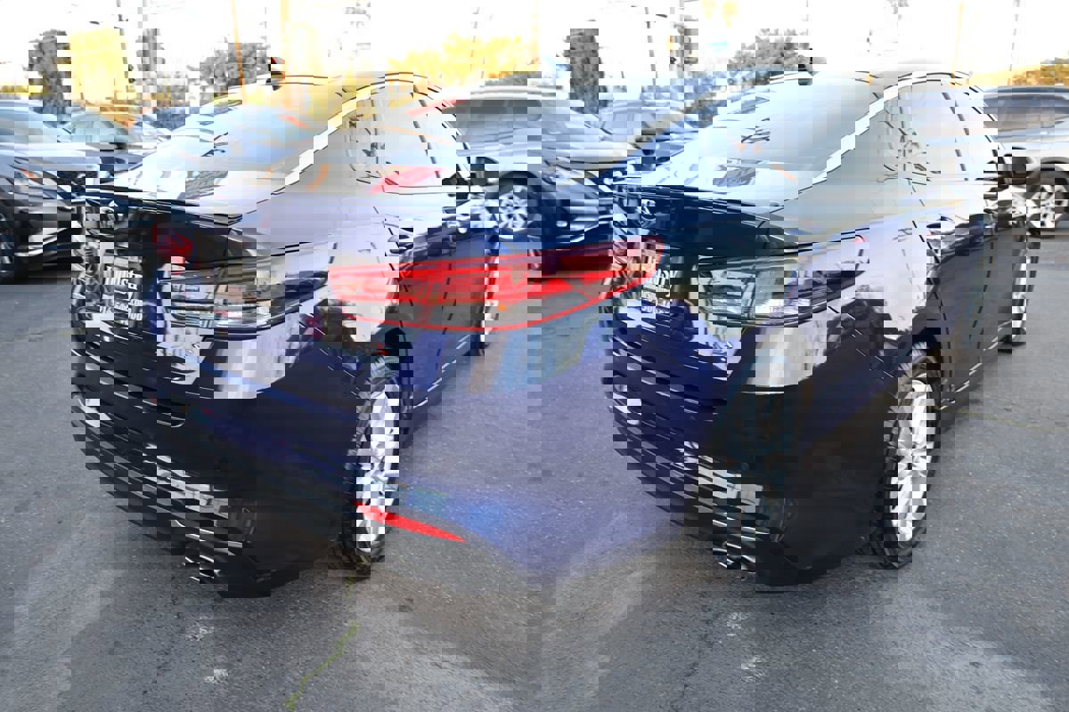 Used 2018 Kia Optima S w/ Panoramic Sunroof Package image 4