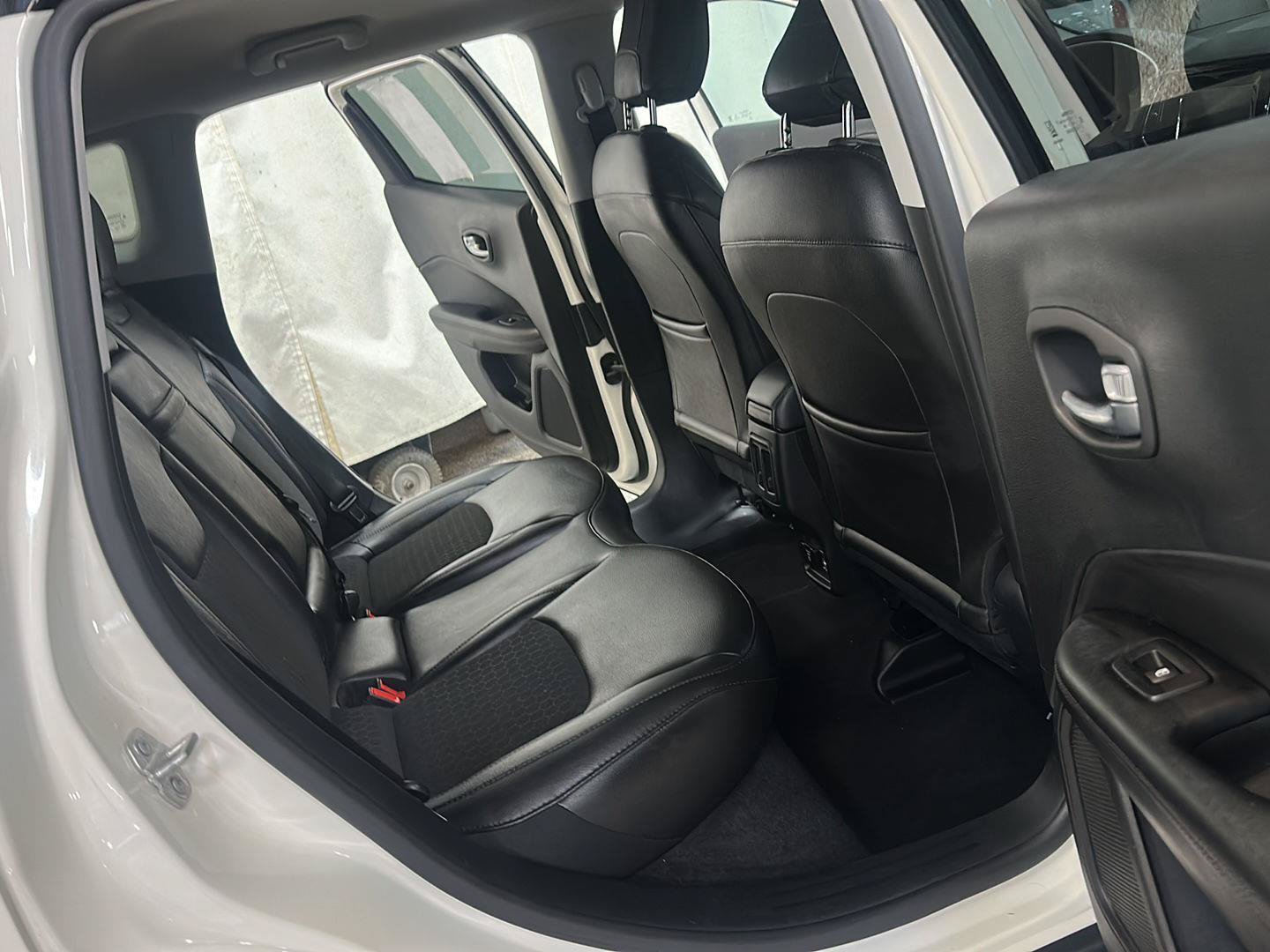 Certified 2019 Jeep Compass Latitude AWD/4WD image 30