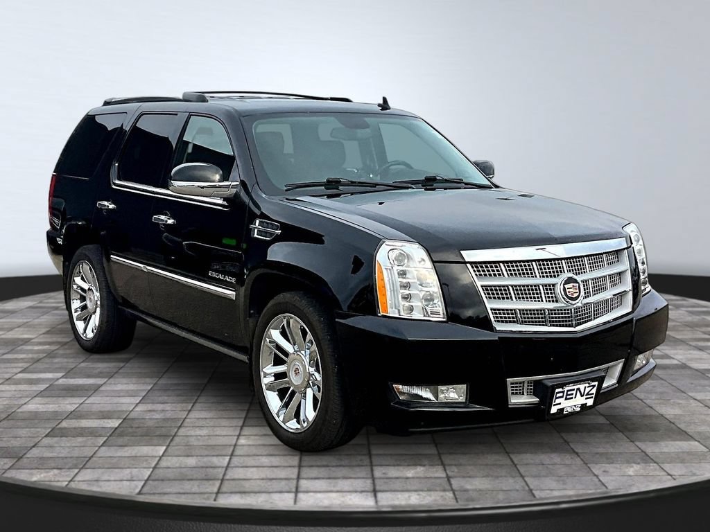 Used 2013 Cadillac Escalade Platinum AWD/4WD image 3