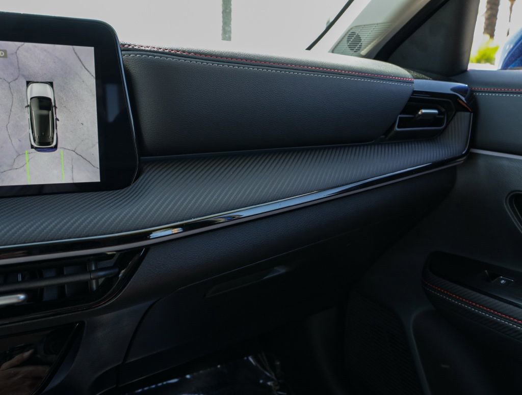Used 2025 Nissan Kicks SR FWD image 28
