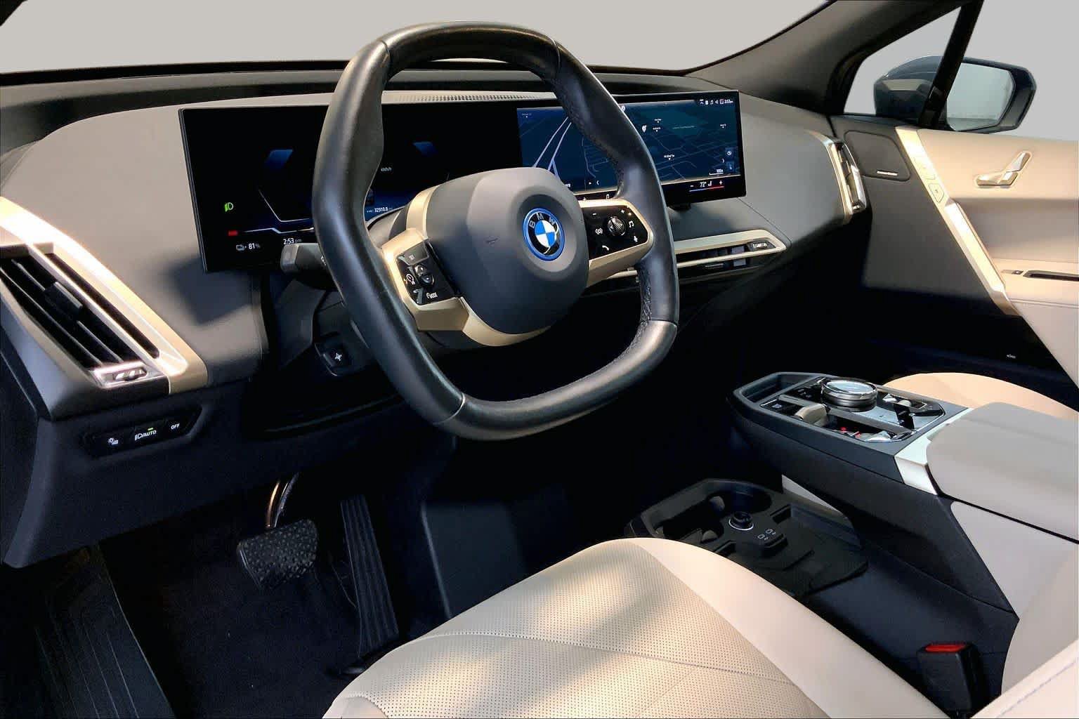 Used 2024 BMW iX xDrive50 w/ Sport Package AWD/4WD image 17